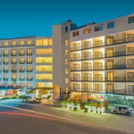 Hotel Deccan Serai, Hitec City, Хидерабад Екстериор снимка